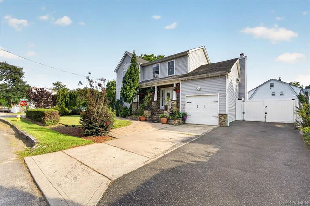139 Smith Street, Amityville, NY 11701