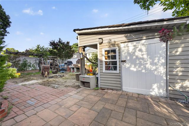 139 Smith Street, Amityville, NY 11701