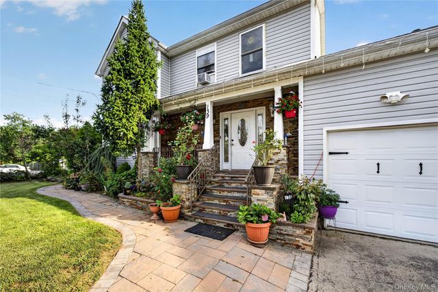 139 Smith Street, Amityville, NY 11701