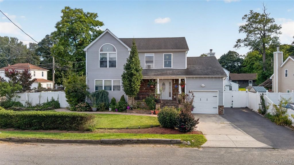 139 Smith Street, Amityville, NY 11701