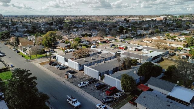 282 W Date Avenue, Porterville, CA 93257
