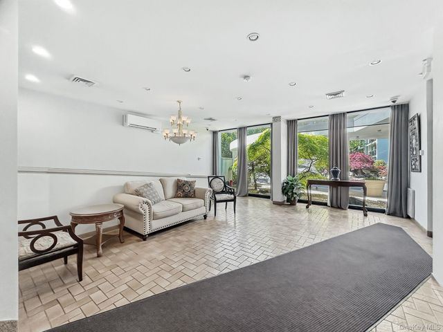 200 High Point Drive 214, Hartsdale, NY 10530
