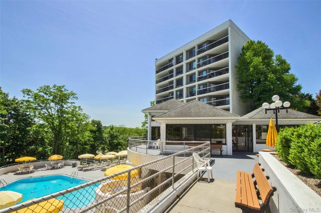 200 High Point Drive 214, Hartsdale, NY 10530