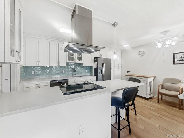 200 High Point Drive 214, Hartsdale, NY 10530