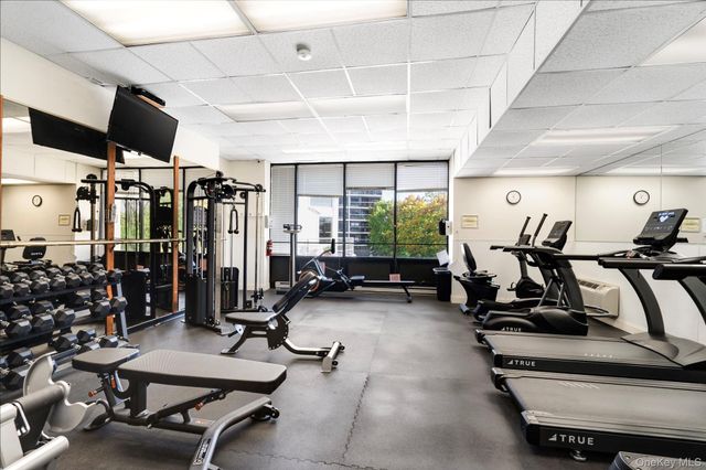 200 High Point Drive 214, Hartsdale, NY 10530
