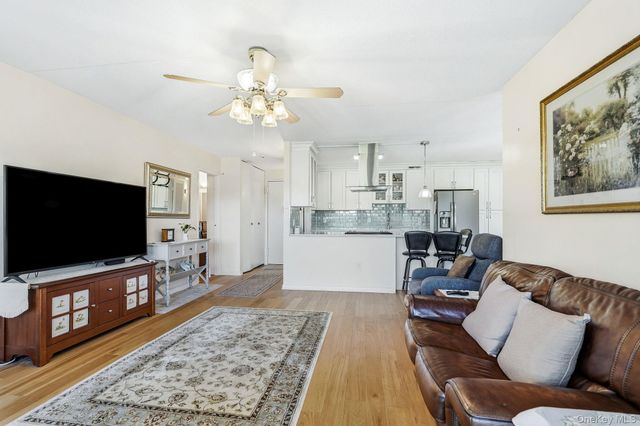200 High Point Drive 214, Hartsdale, NY 10530
