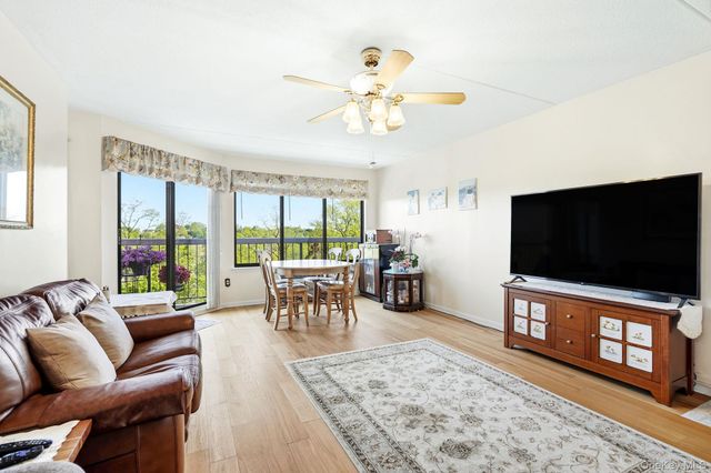200 High Point Drive 214, Hartsdale, NY 10530
