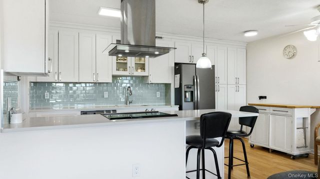 200 High Point Drive 214, Hartsdale, NY 10530