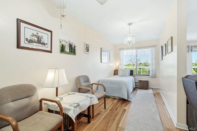 200 High Point Drive 214, Hartsdale, NY 10530