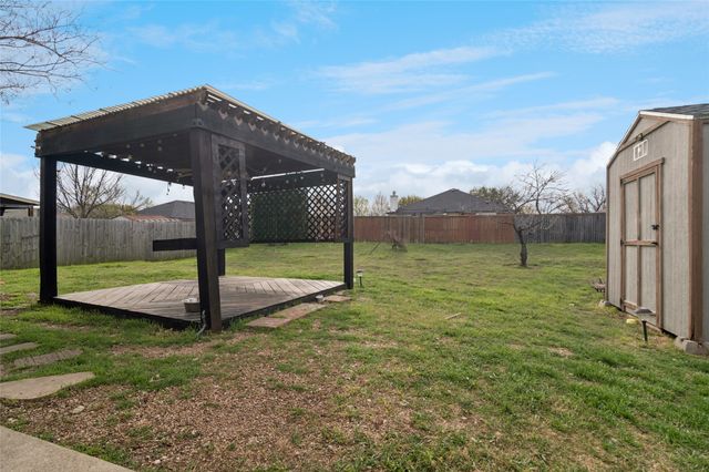 1507 Wavecrest Drive, Glenn Heights, TX 75154