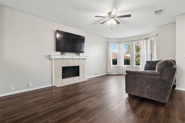 1507 Wavecrest Drive, Glenn Heights, TX 75154