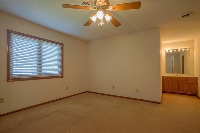 2006 E Norma Court, Excelsior Springs, MO 64024