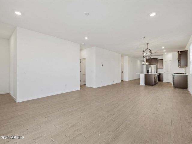 32968 N Vineyard Avenue, San Tan Valley, AZ 85143