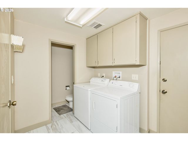 9 BRITTEN Ct, Lake Oswego, OR 97035