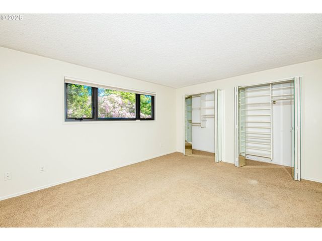 9 BRITTEN Ct, Lake Oswego, OR 97035