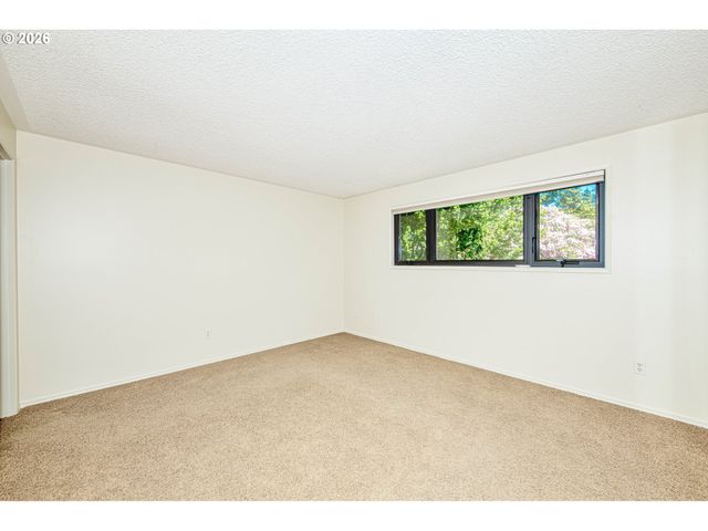 9 BRITTEN Ct, Lake Oswego, OR 97035