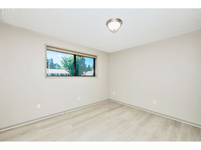 9 BRITTEN Ct, Lake Oswego, OR 97035