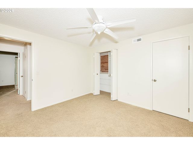 9 BRITTEN Ct, Lake Oswego, OR 97035