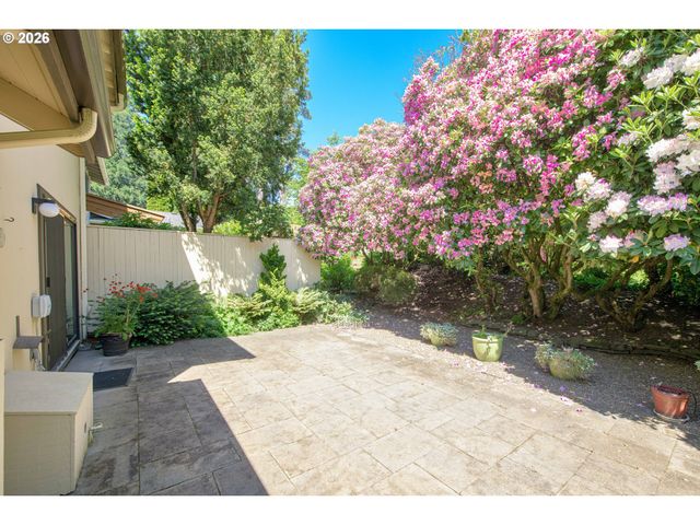 9 BRITTEN Ct, Lake Oswego, OR 97035