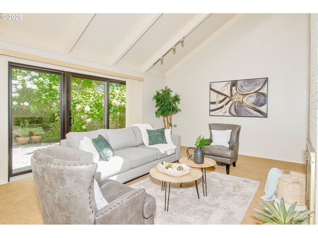 9 BRITTEN Ct, Lake Oswego, OR 97035