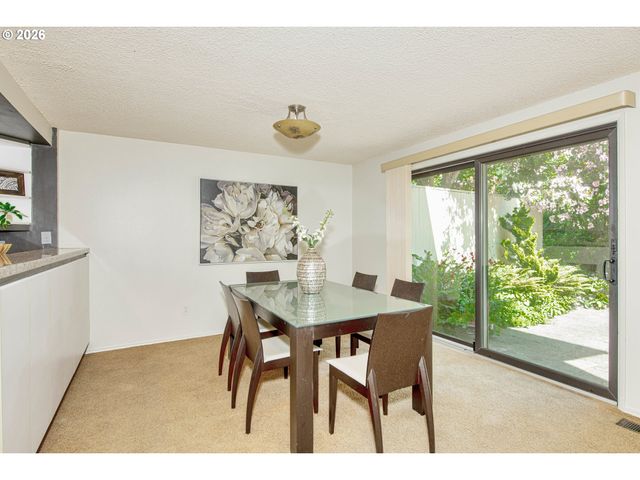 9 BRITTEN Ct, Lake Oswego, OR 97035