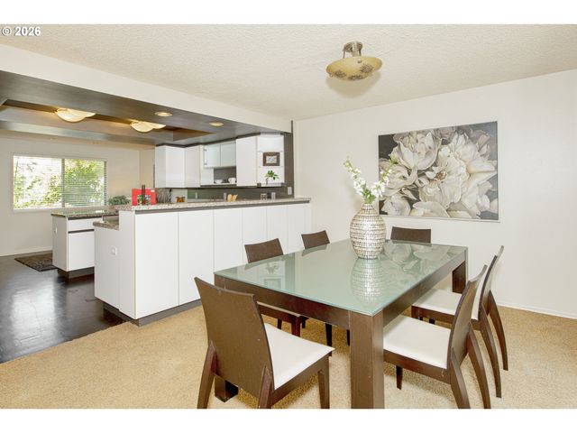 9 BRITTEN Ct, Lake Oswego, OR 97035