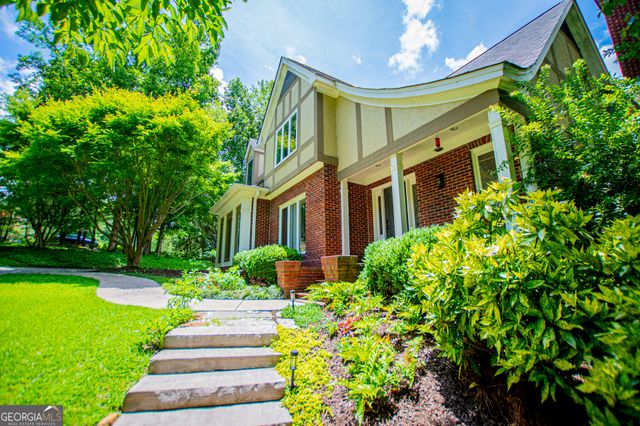 150 Laurel Lakes Drive, Carrollton, GA 30116