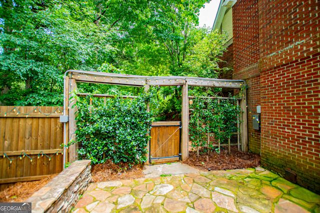 150 Laurel Lakes Drive, Carrollton, GA 30116