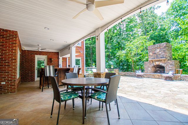 150 Laurel Lakes Drive, Carrollton, GA 30116