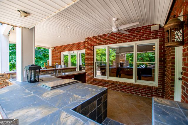 150 Laurel Lakes Drive, Carrollton, GA 30116