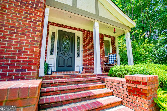 150 Laurel Lakes Drive, Carrollton, GA 30116