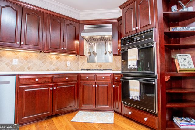150 Laurel Lakes Drive, Carrollton, GA 30116