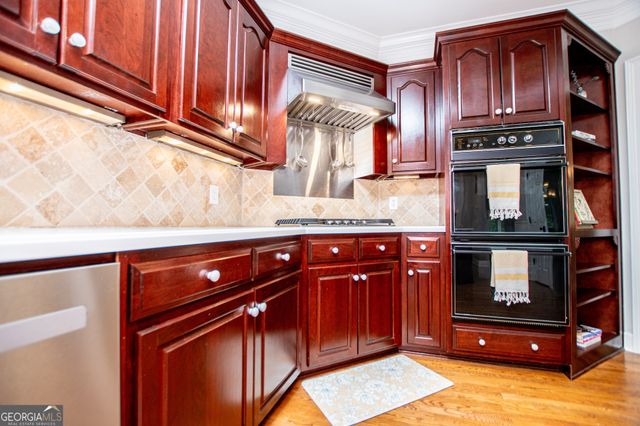 150 Laurel Lakes Drive, Carrollton, GA 30116