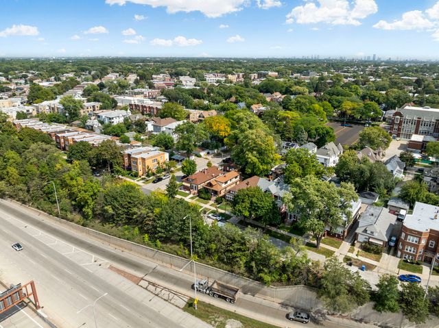 4655 N Keating Avenue, Chicago, IL 60630