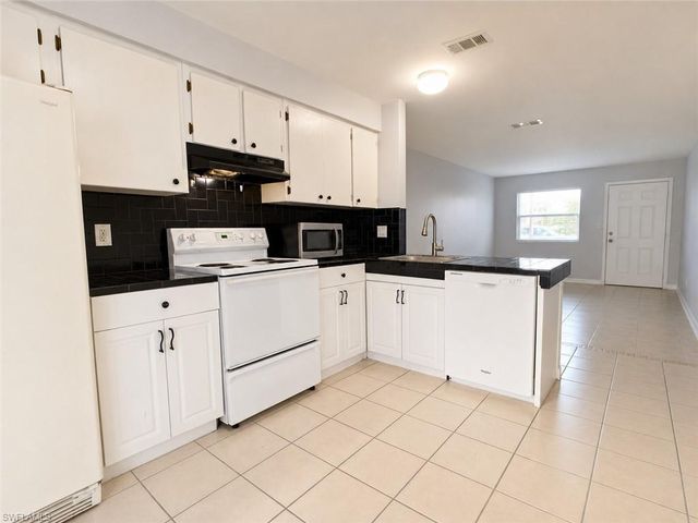 3420 Skyline BLVD 103, Cape Coral, FL 33914