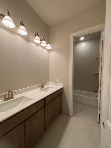 804 Valley Ridge Road, Van Alstyne, TX 75495