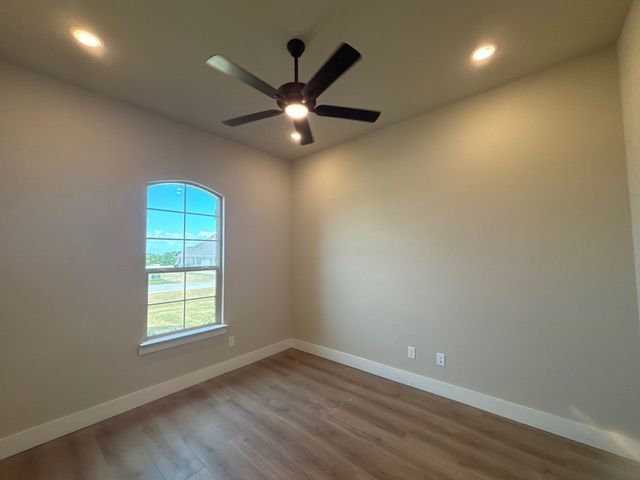 804 Valley Ridge Road, Van Alstyne, TX 75495