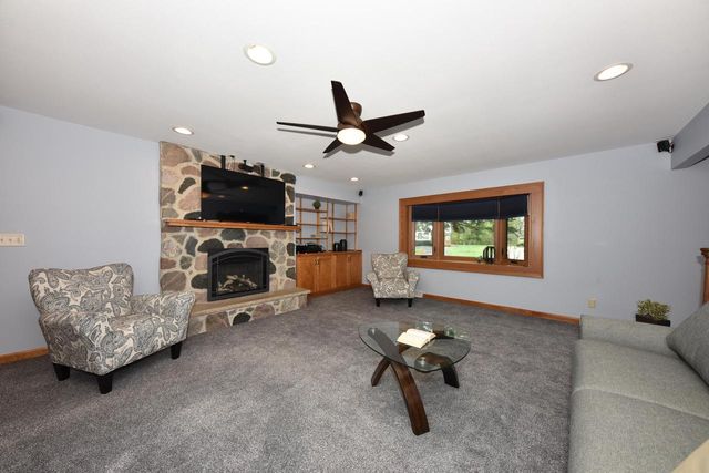 2520 W Margaretta COURT, Glendale, WI 53209