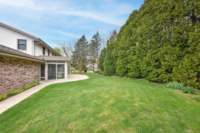 2520 W Margaretta COURT, Glendale, WI 53209