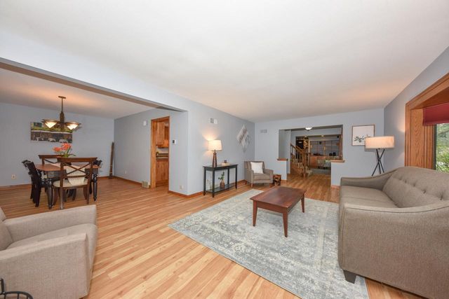 2520 W Margaretta COURT, Glendale, WI 53209