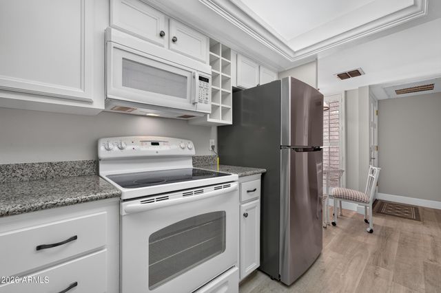 5102 N 31ST Place 433, Phoenix, AZ 85016