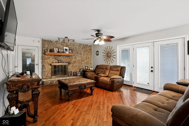 2009 Caribbean Drive, Indianapolis, IN 46219