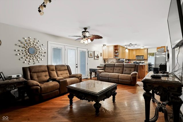 2009 Caribbean Drive, Indianapolis, IN 46219
