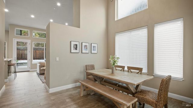 1843 Bella Vista Way, Santa Rosa, CA 95403