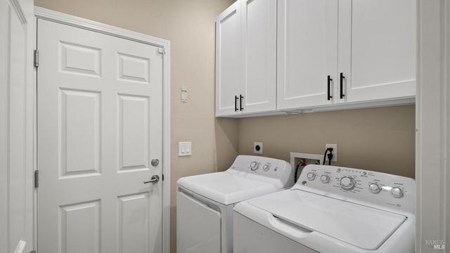 1843 Bella Vista Way, Santa Rosa, CA 95403