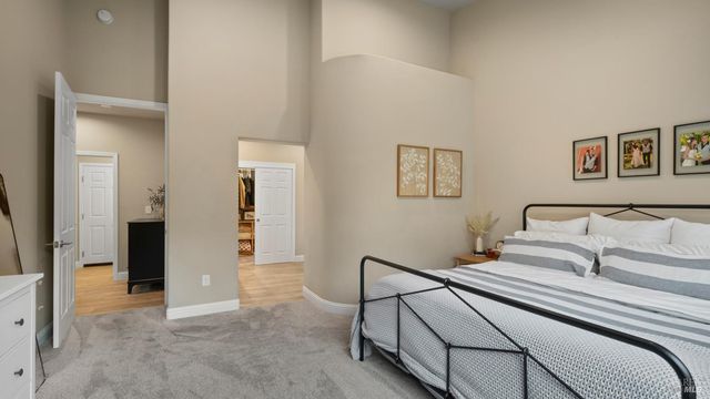1843 Bella Vista Way, Santa Rosa, CA 95403