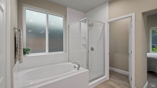 1843 Bella Vista Way, Santa Rosa, CA 95403