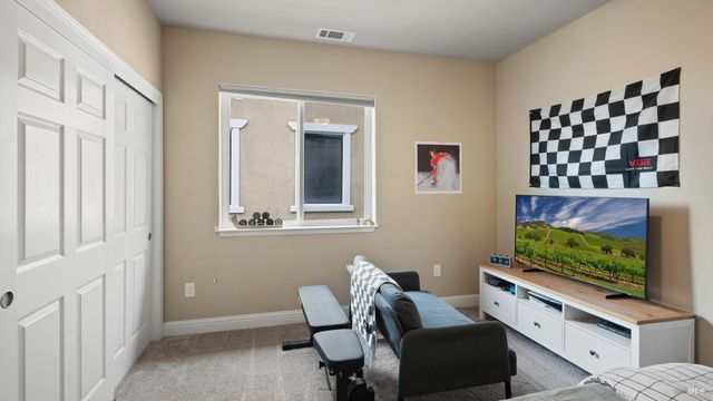 1843 Bella Vista Way, Santa Rosa, CA 95403