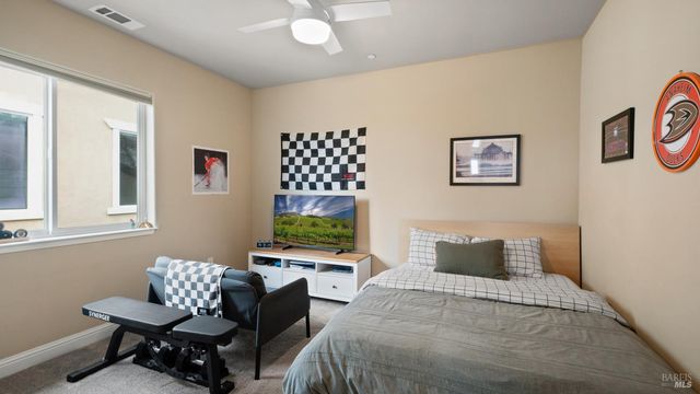 1843 Bella Vista Way, Santa Rosa, CA 95403