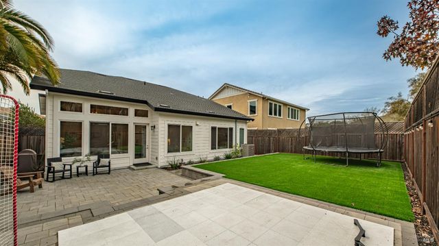 1843 Bella Vista Way, Santa Rosa, CA 95403